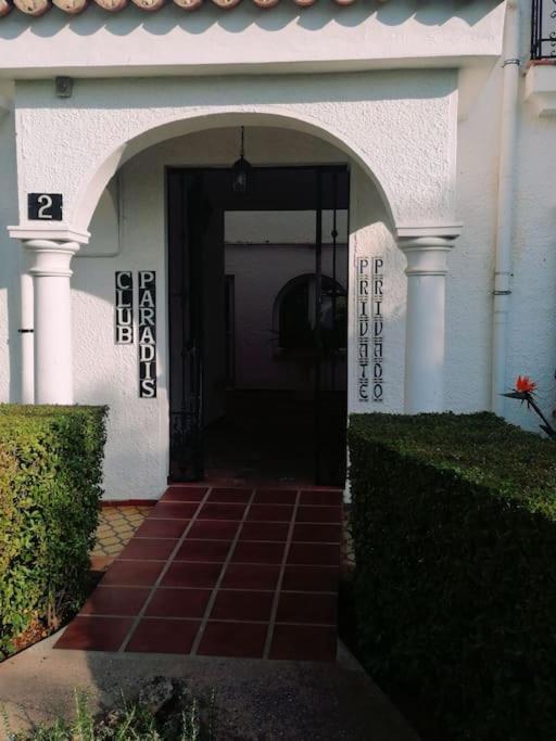 Studio Paris Lägenhet Estepona Exteriör bild